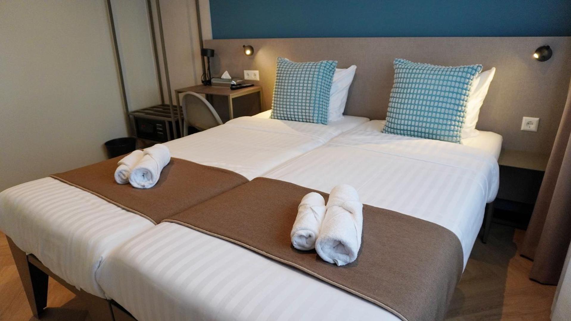 Large Twin Room